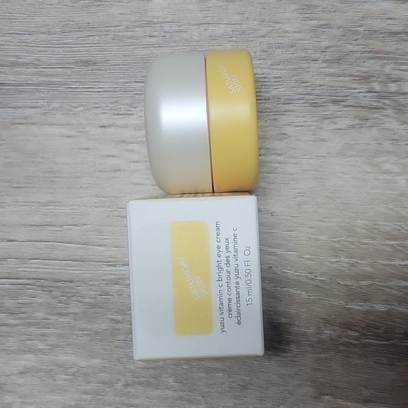 NIB Saturday Skin Yuzu Vitamin C Bright Eye Cream 15 ml - Picture 1 of 6